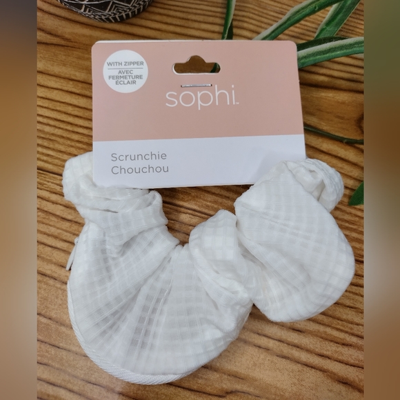 White Hair Scrunchie With Zipper By Sophie - Picture 6 of 6